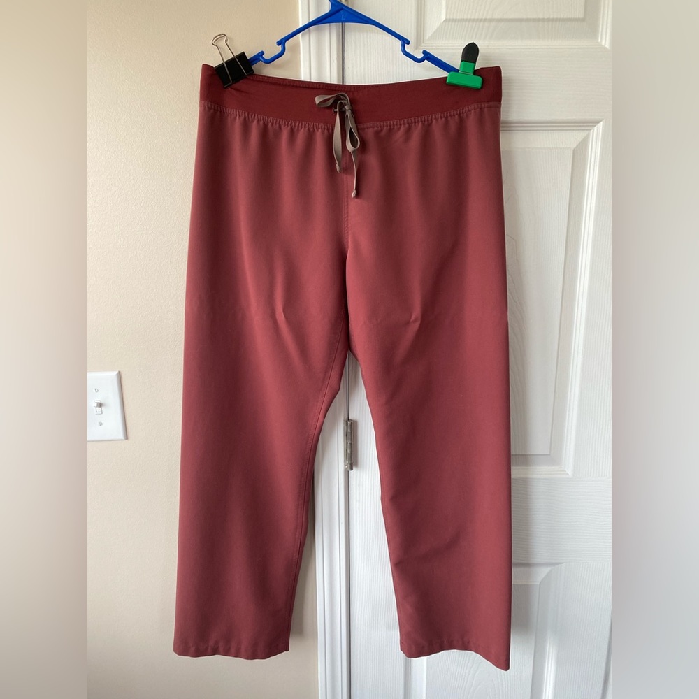 Figs Livingston scrub pant, large petite in Cherry (dusty mauve), like new.